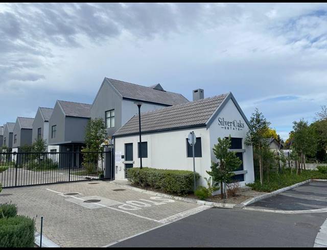 3 BEDROOM TOWNHOUSE FOR SALE IN SILVER OAKS